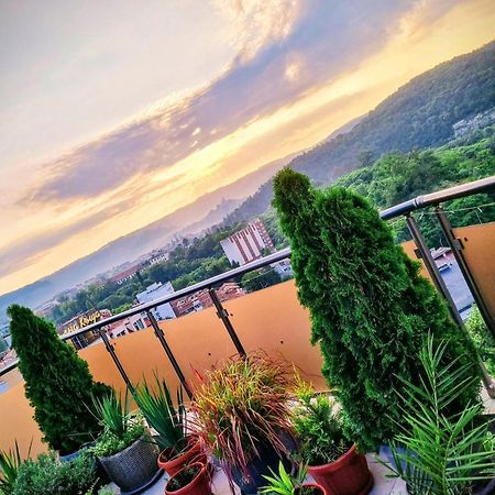 The View Veliko Tarnovo Apartment Luaran gambar